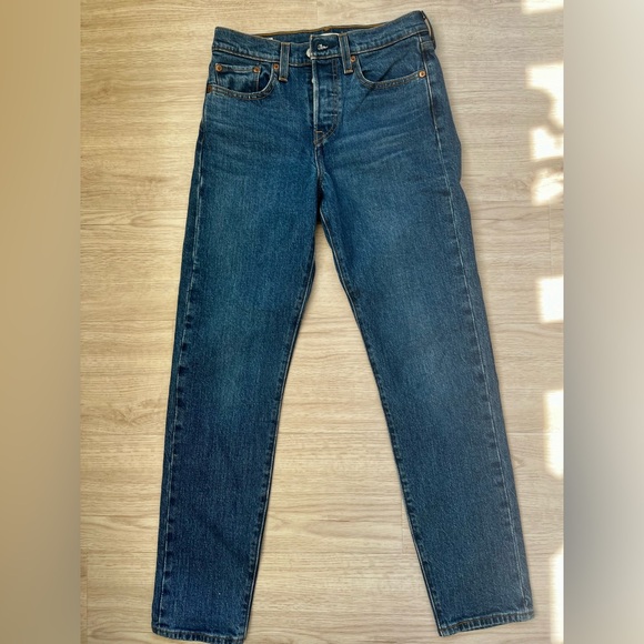 Levi’s Wedgie dark wash jeans, nearly new - Picture 1 of 6
